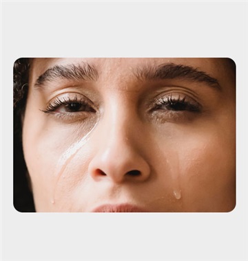 اشک ریزش در افراد بالغ