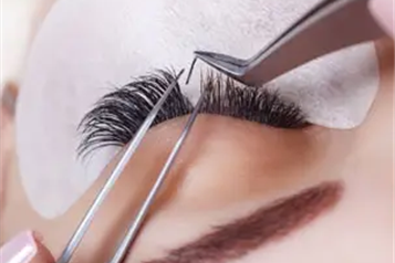 اکستنشن مژه برای چشم ضرر دارد؟  چسب مژه باعث کوری می‌شود؟