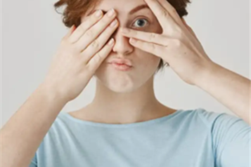 لرزش چشم یا نیستاگموس چیست؟