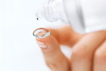 نحوه تمیز کردن و شستشوی لنزهای تماسی