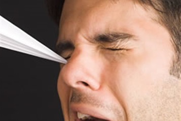 تو مدرسه مراقب چشمات باش